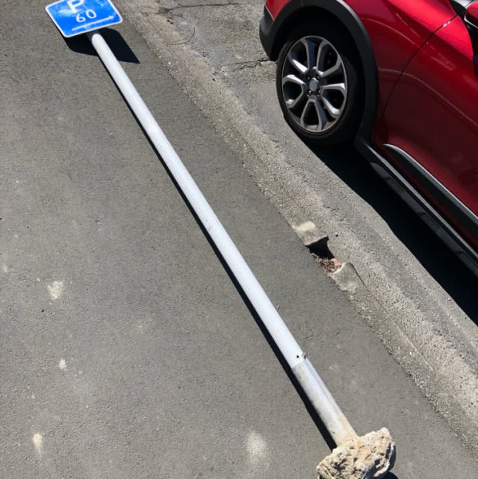 The photograph attached to this roading/streets report