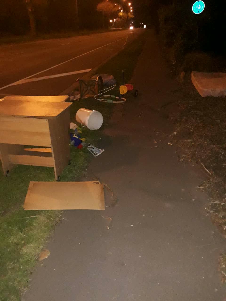 The photograph attached to this rubbish/recycling report