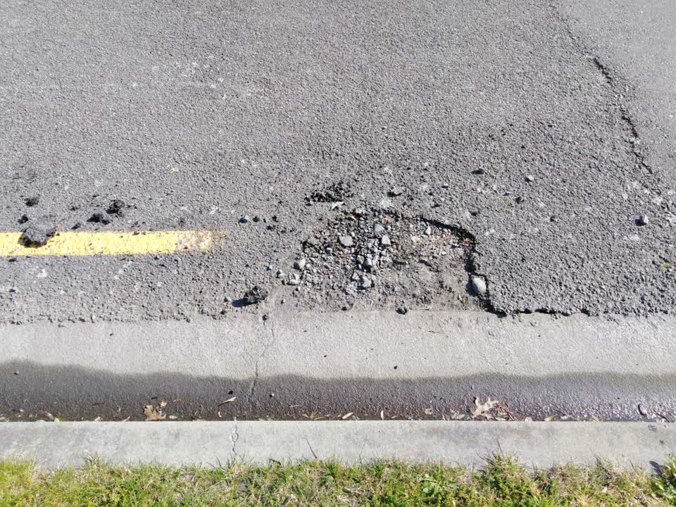 The photograph attached to this roading/streets report