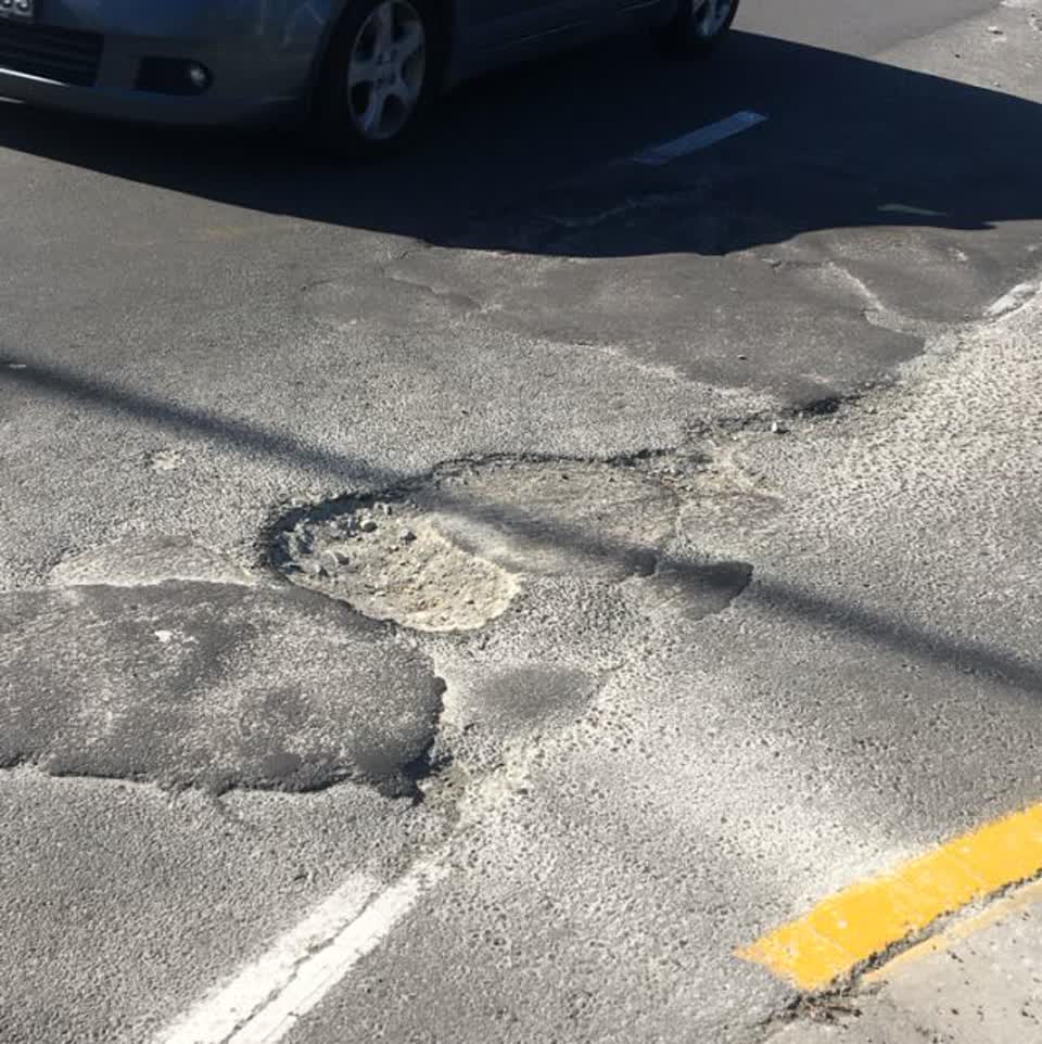The photograph attached to this roading/streets report