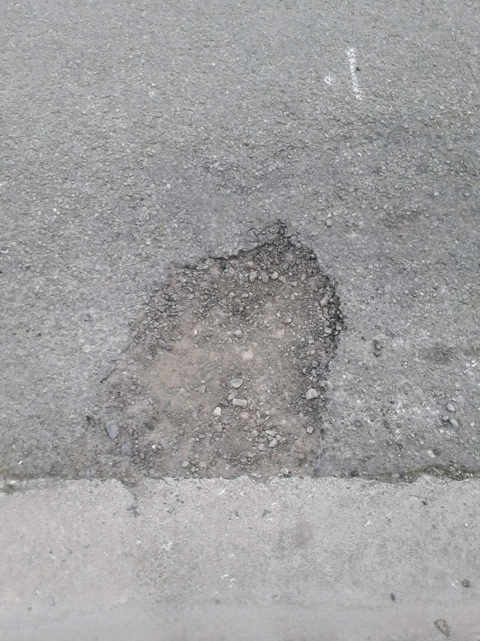 The photograph attached to this roading/streets report