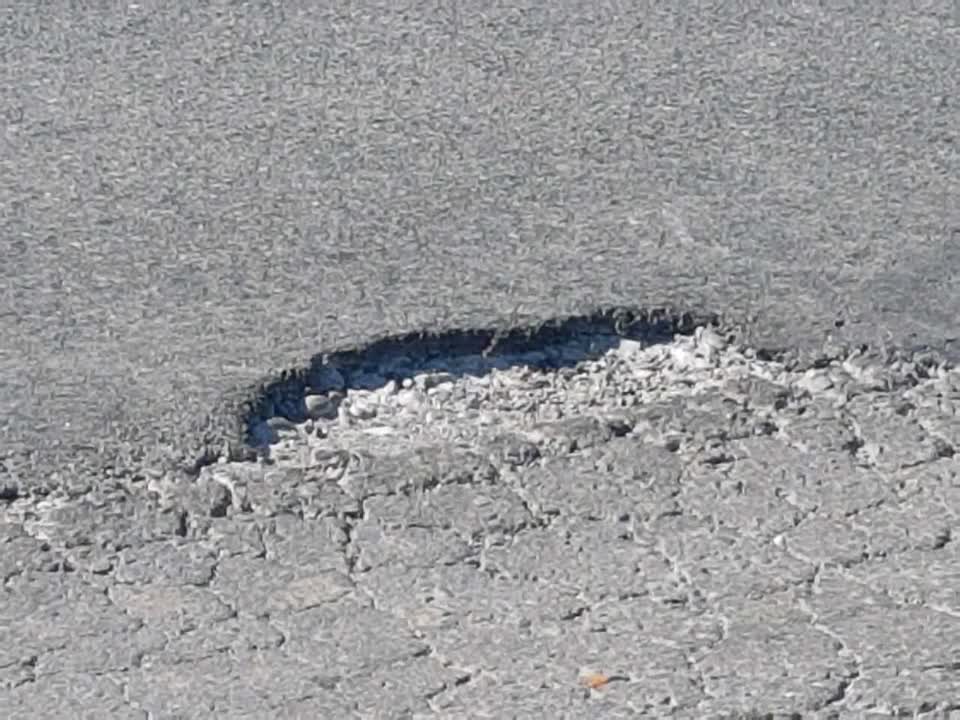 The photograph attached to this roading/streets report