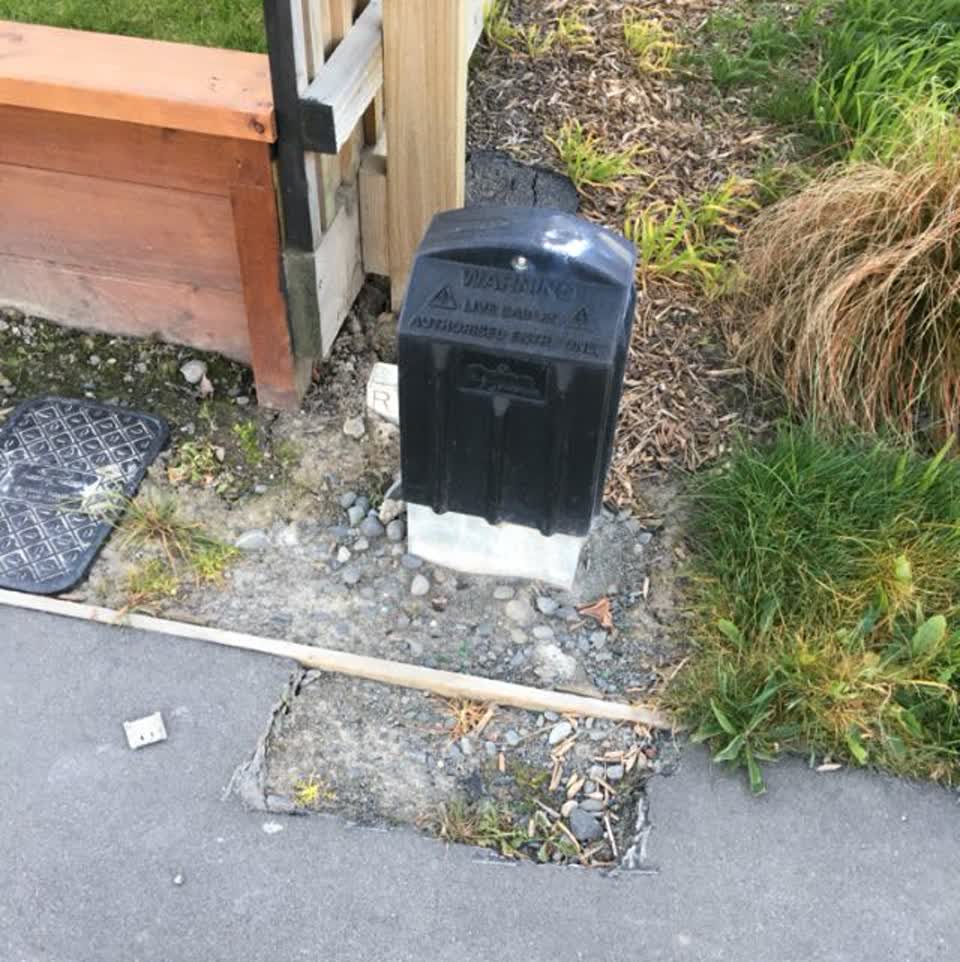 The photograph attached to this roading/streets report