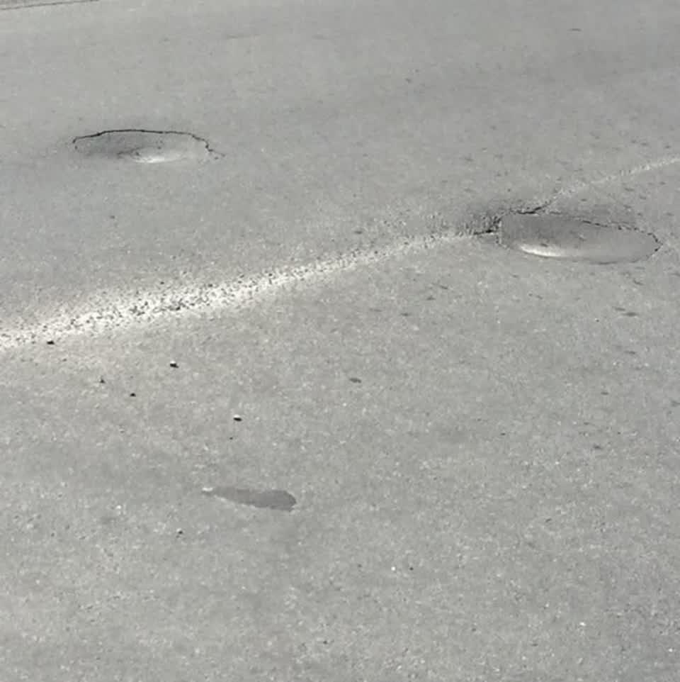 The photograph attached to this roading/streets report
