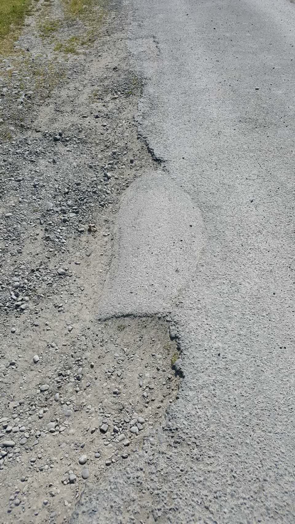 The photograph attached to this roading/streets report