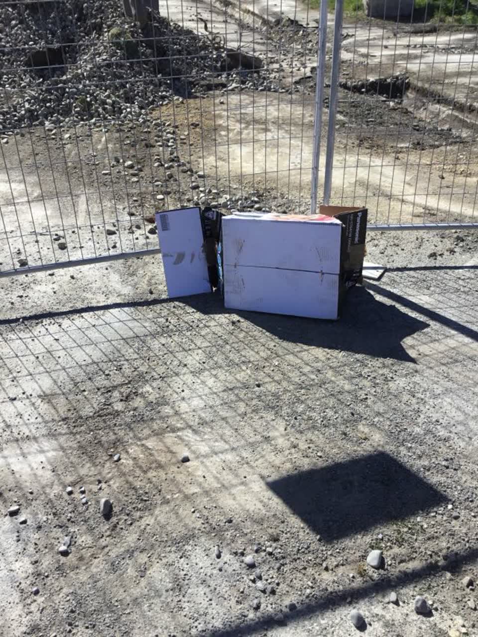 The photograph attached to this rubbish/recycling report