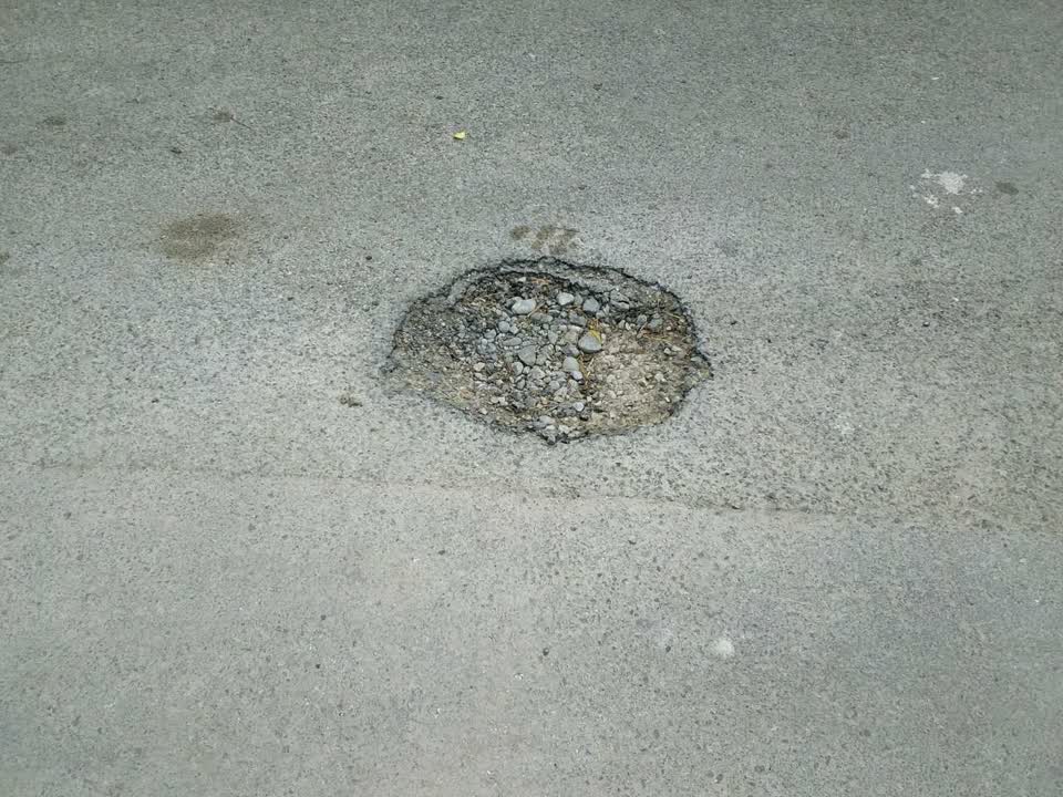 The photograph attached to this roading/streets report