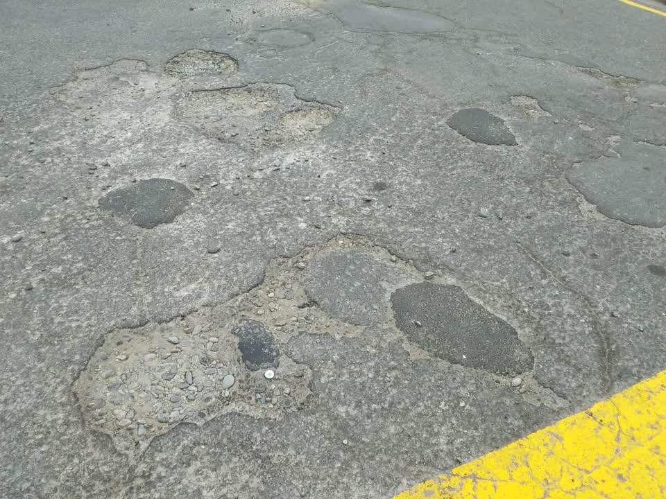 The photograph attached to this roading/streets report