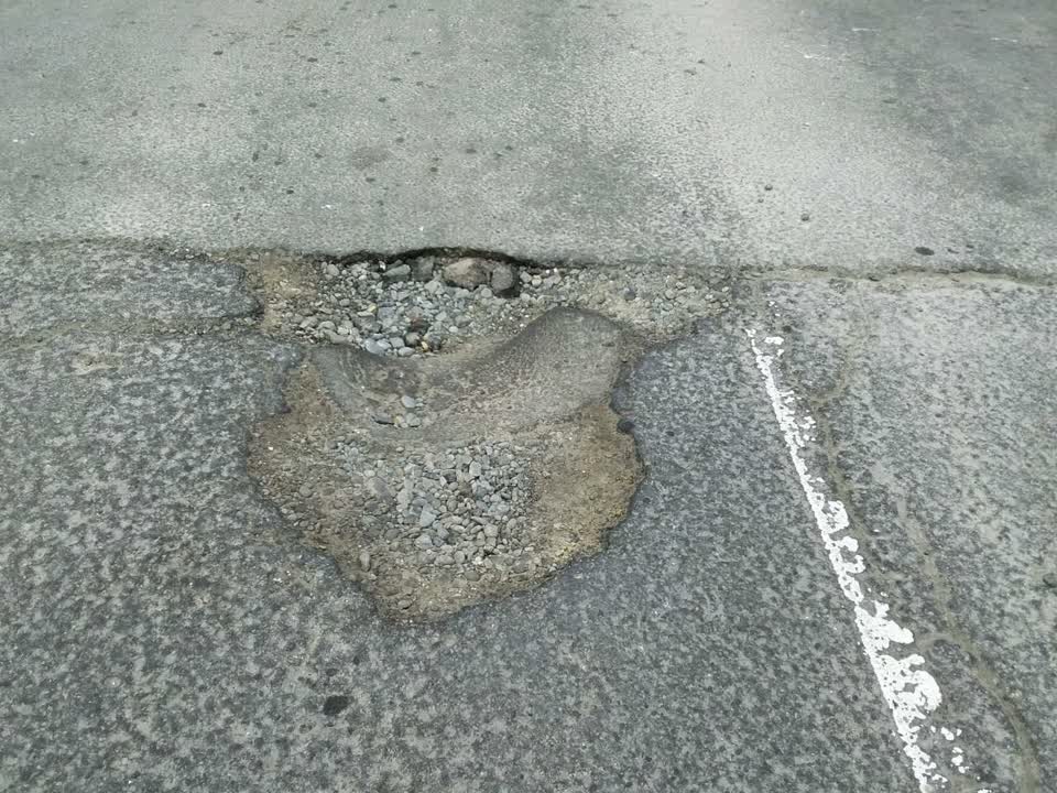 The photograph attached to this roading/streets report