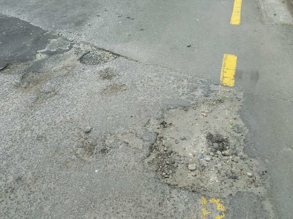 The photograph attached to this roading/streets report