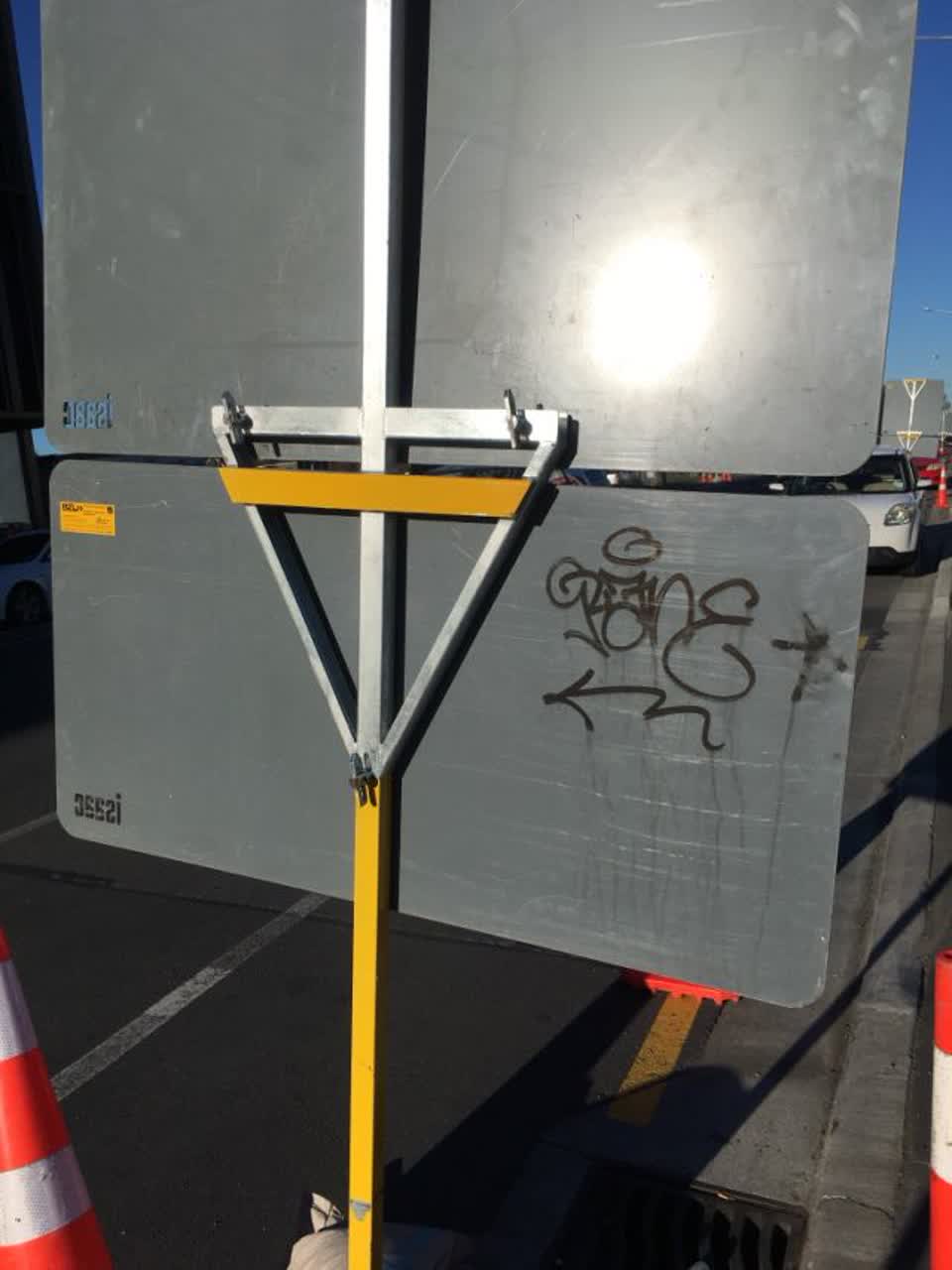 The photograph attached to this graffiti report