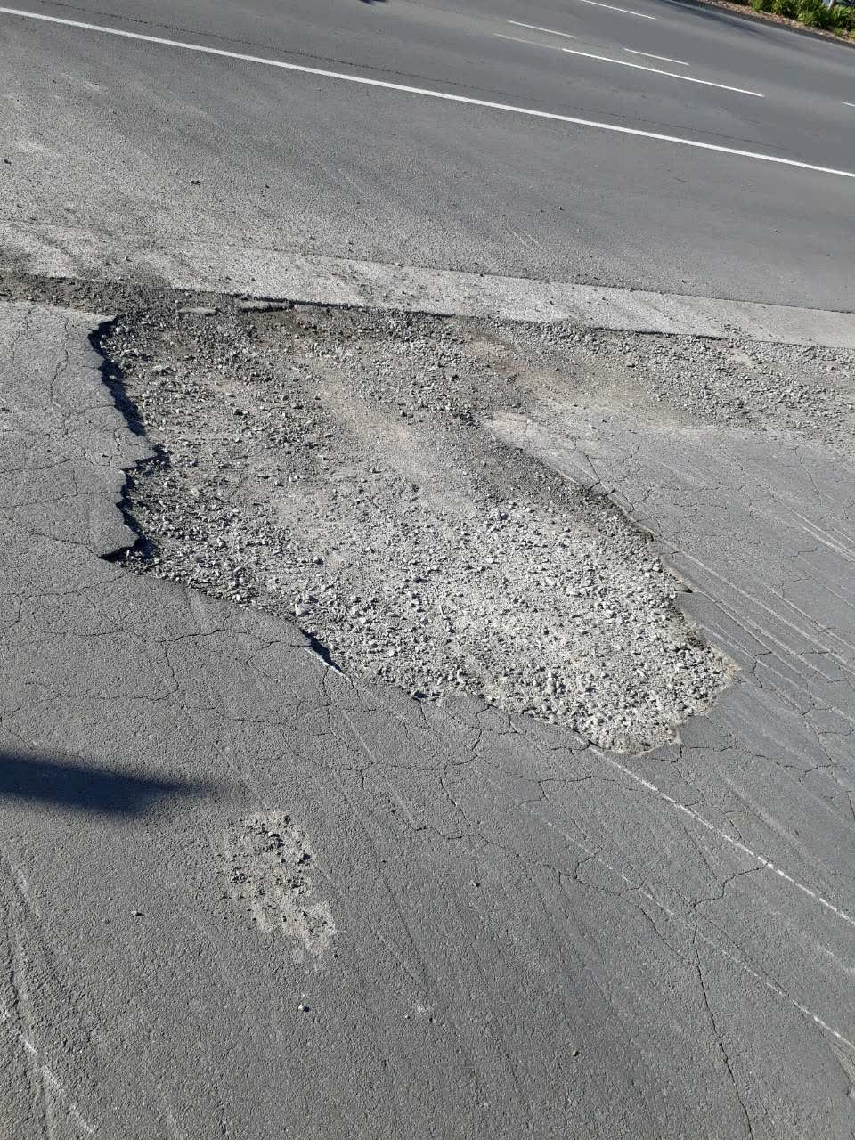The photograph attached to this roading/streets report