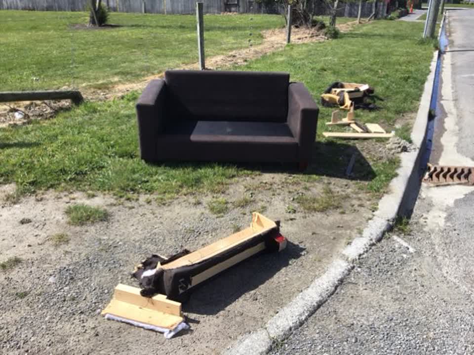 The photograph attached to this rubbish/recycling report