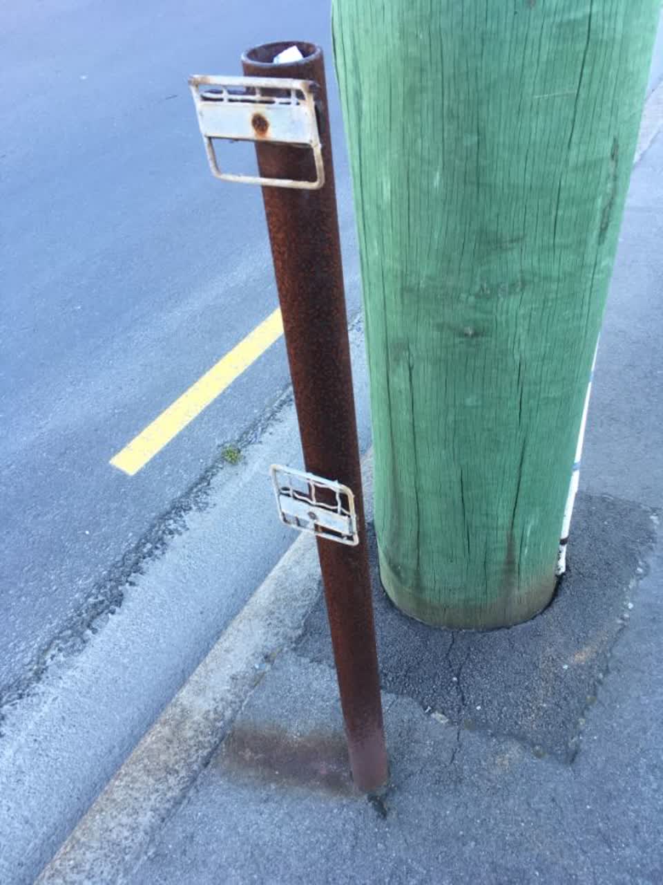The photograph attached to this roading/streets report
