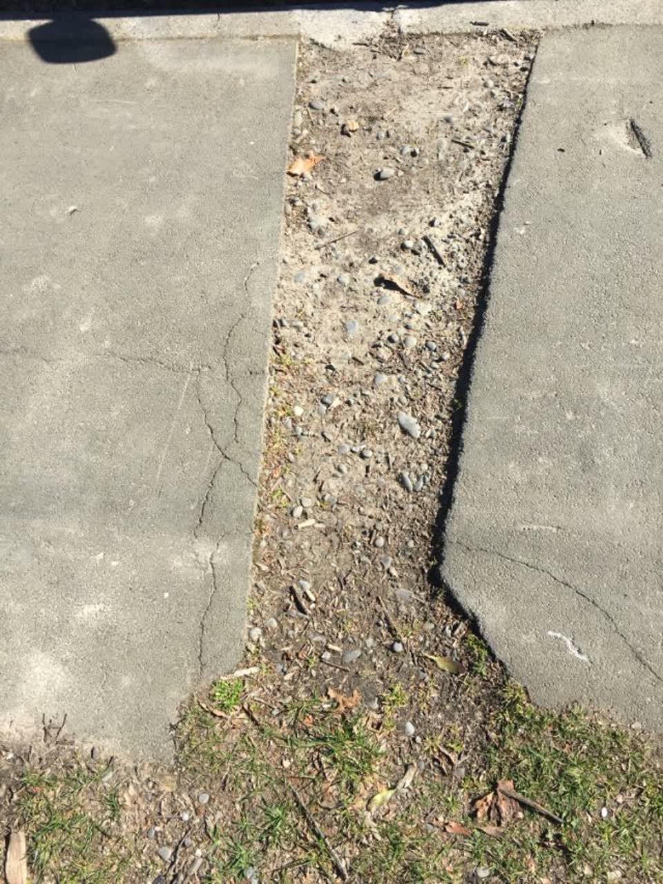 The photograph attached to this roading/streets report