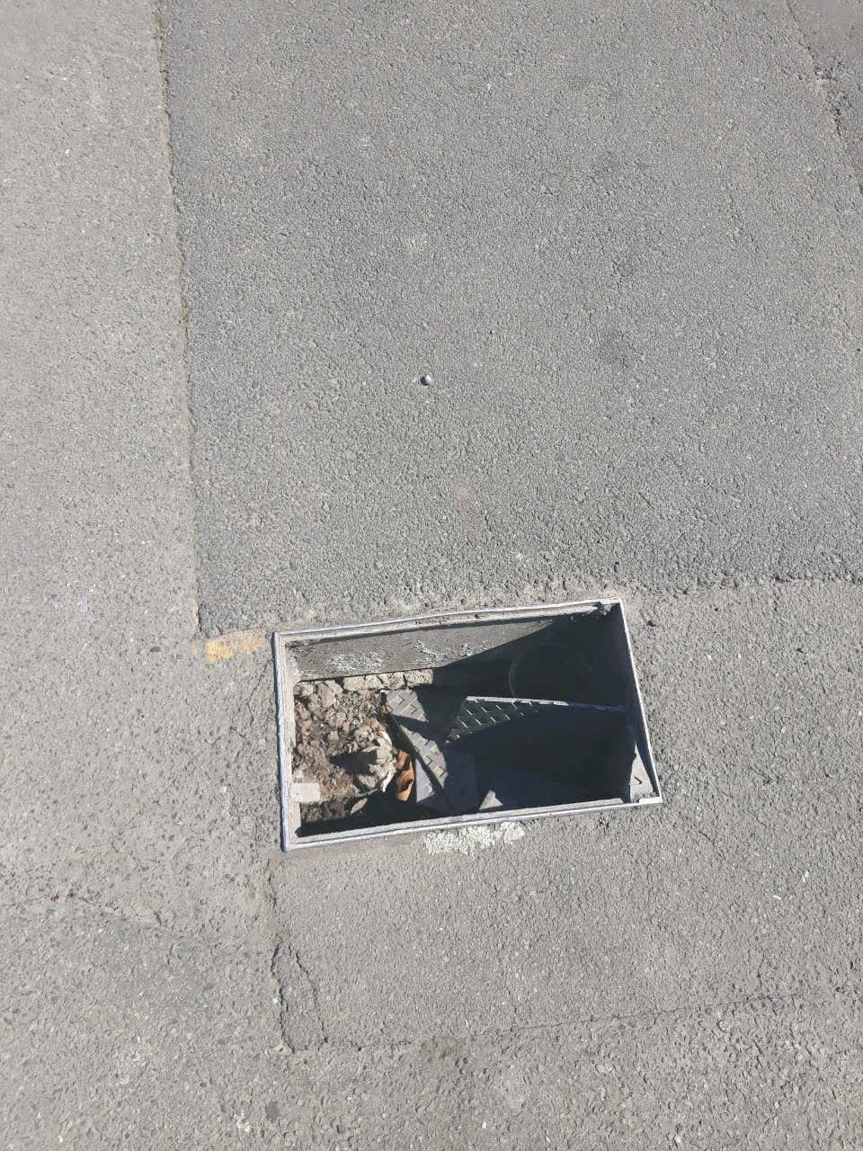 The photograph attached to this roading/streets report