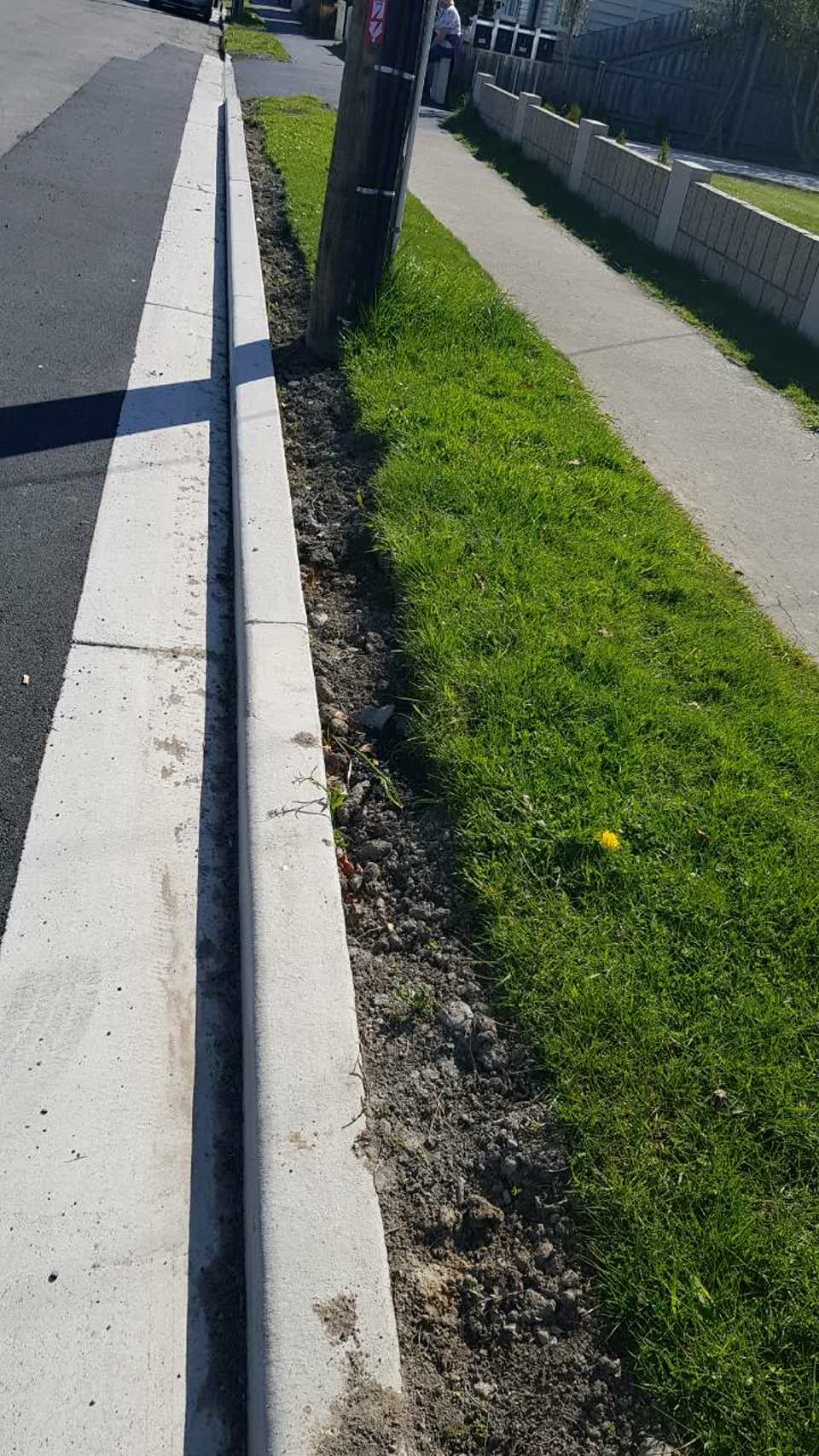 The photograph attached to this roading/streets report