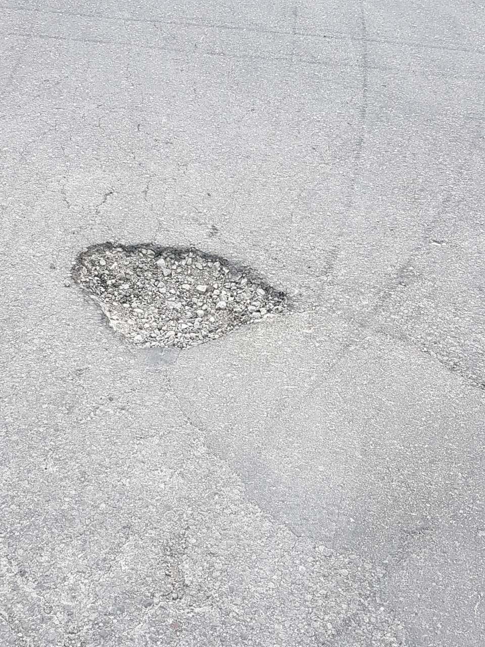 The photograph attached to this roading/streets report