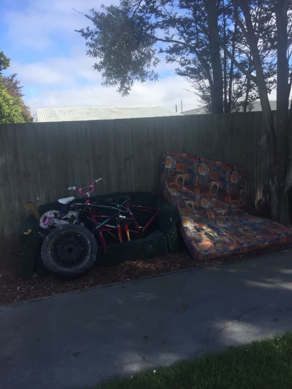 The photograph attached to this rubbish/recycling report