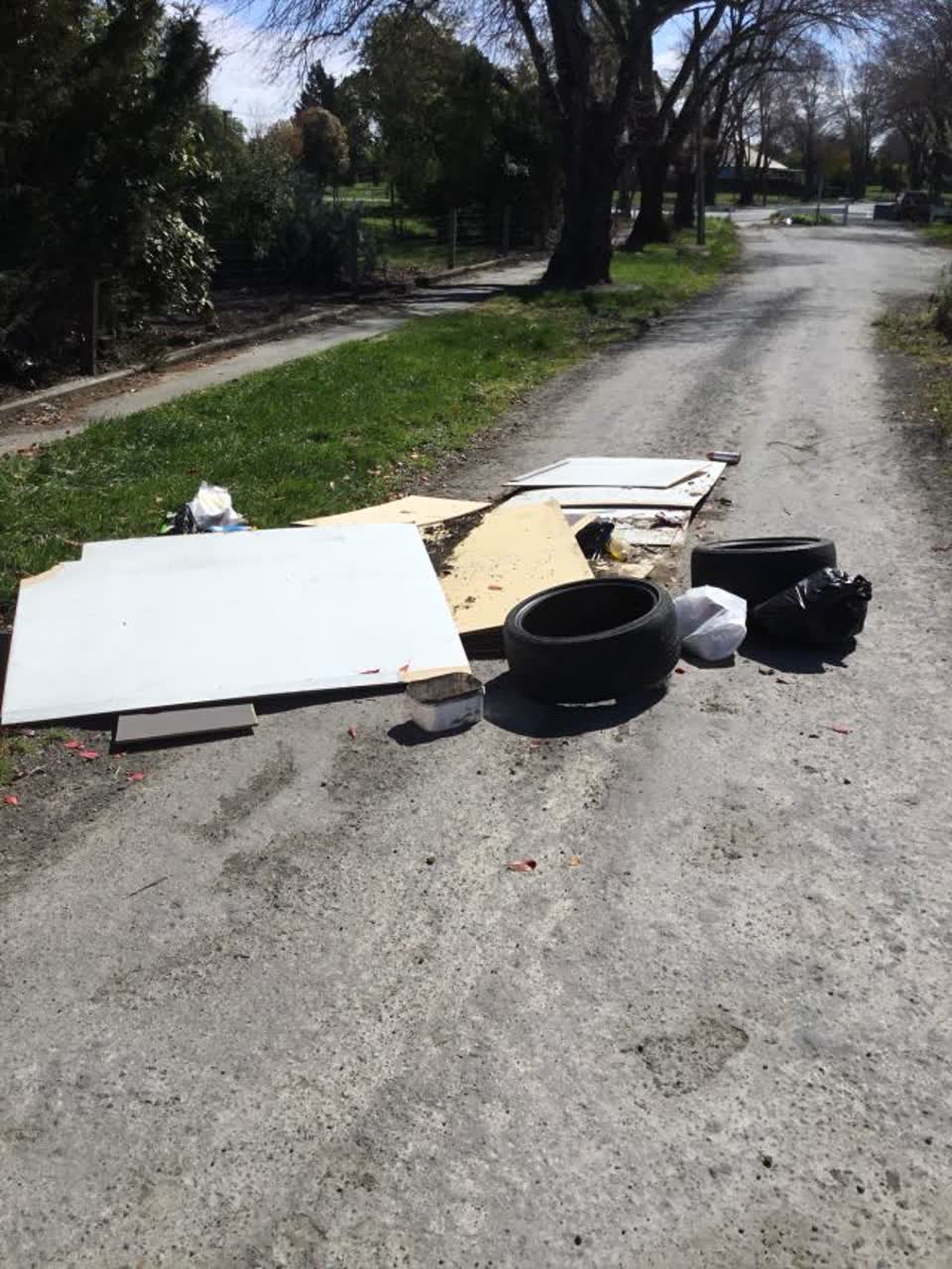 The photograph attached to this rubbish/recycling report