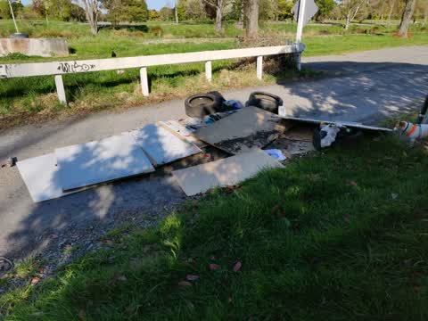 Rubbish/Recycling, a report photo