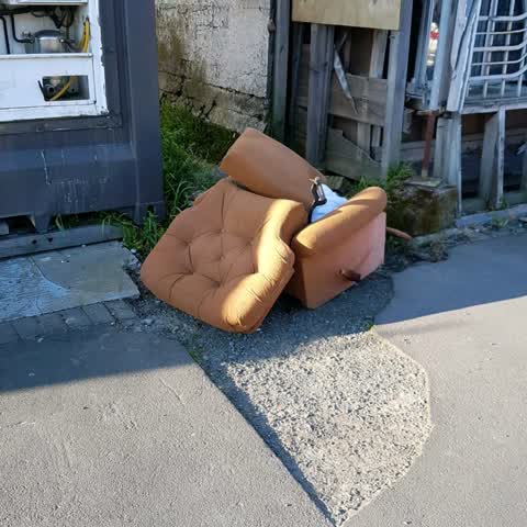 Rubbish/Recycling, a report photo