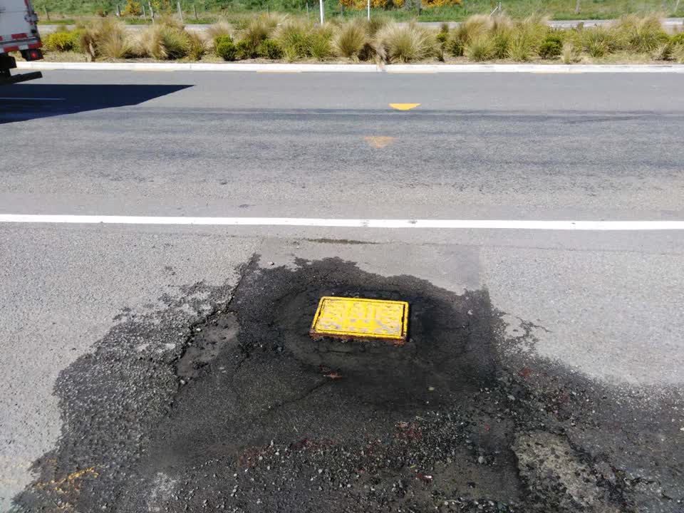 The photograph attached to this water supply report