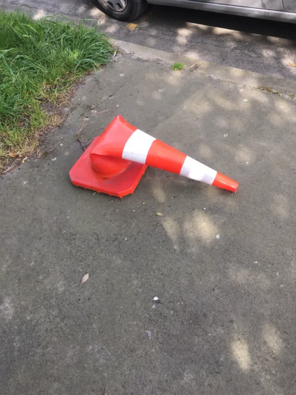 The photograph attached to this roading/streets report