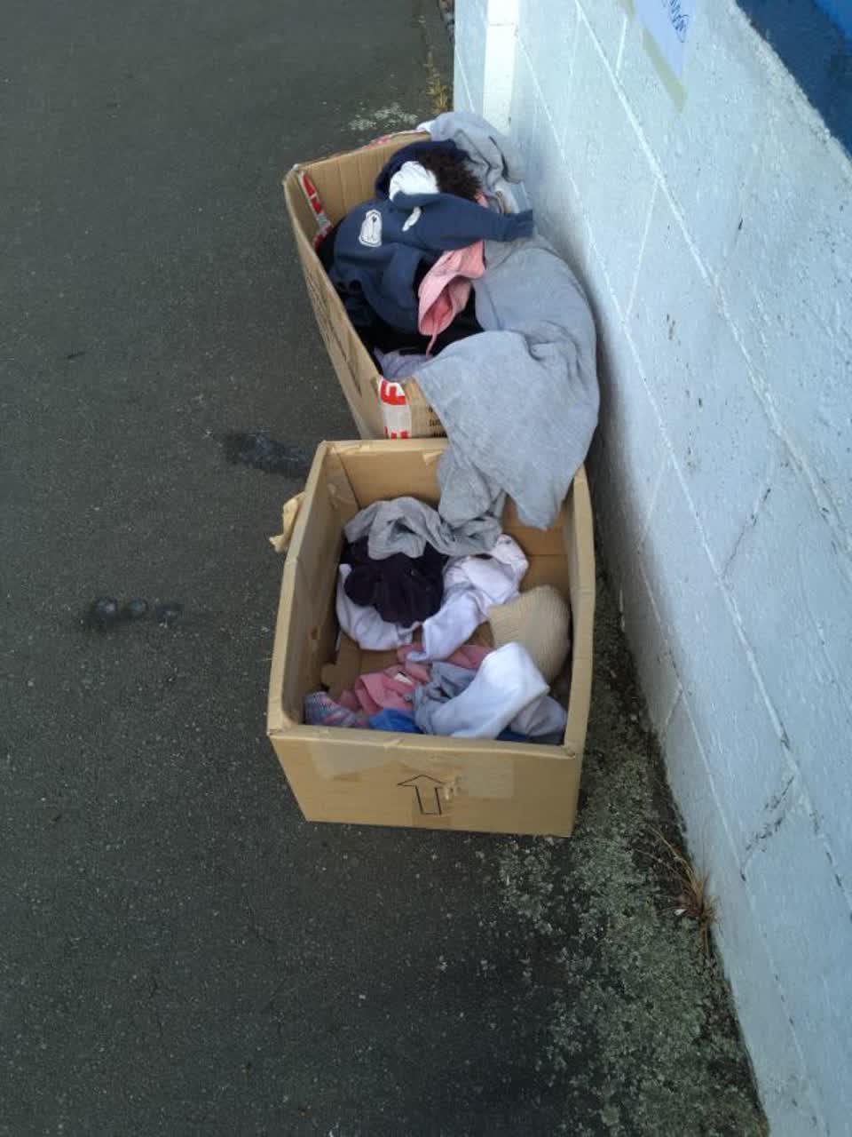 The photograph attached to this rubbish/recycling report