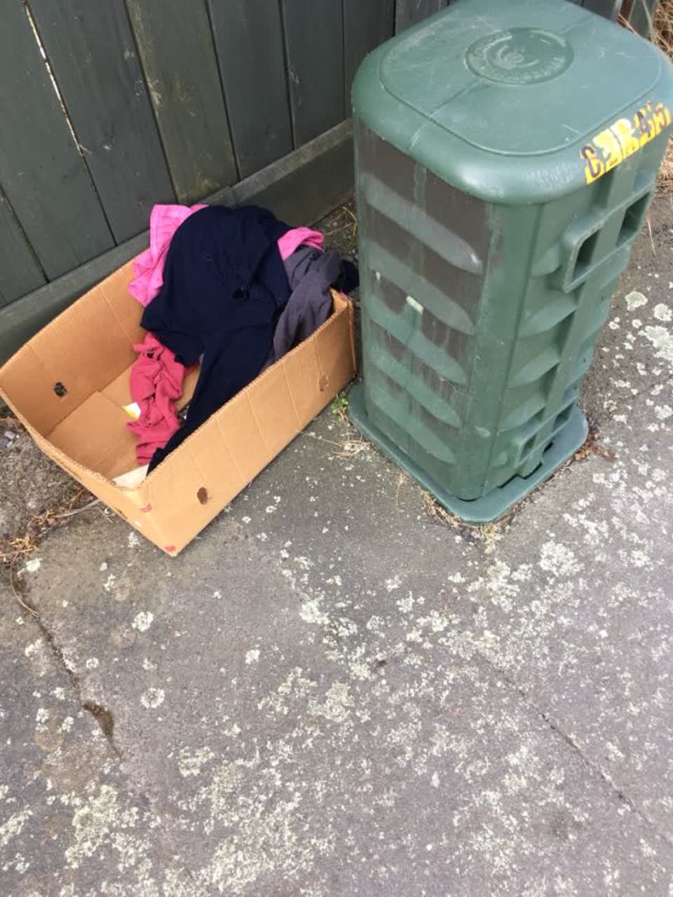 The photograph attached to this rubbish/recycling report