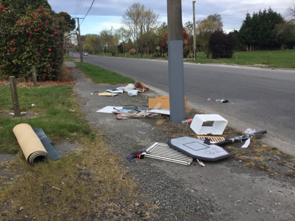 The photograph attached to this rubbish/recycling report