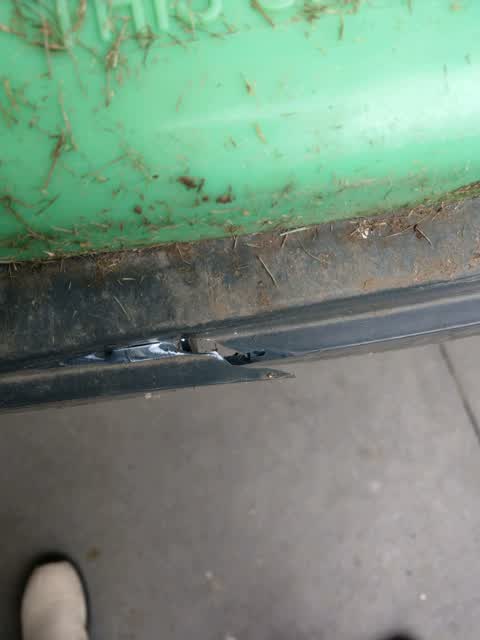 Rubbish/Recycling, a report photo