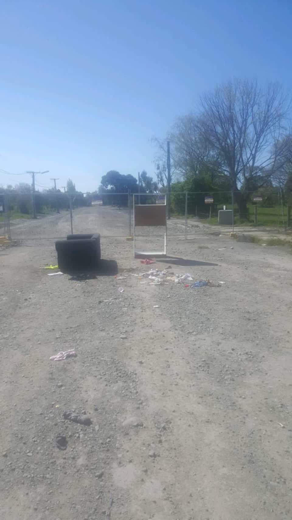 The photograph attached to this rubbish/recycling report