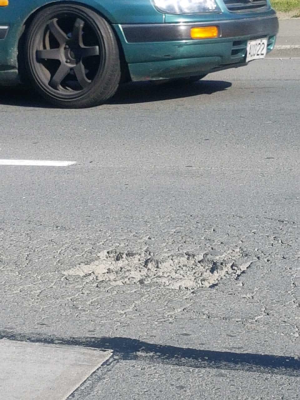 The photograph attached to this roading/streets report