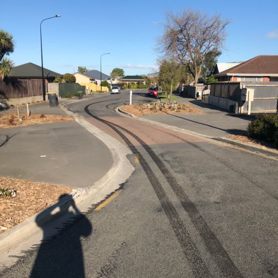 The photograph attached to this roading/streets report