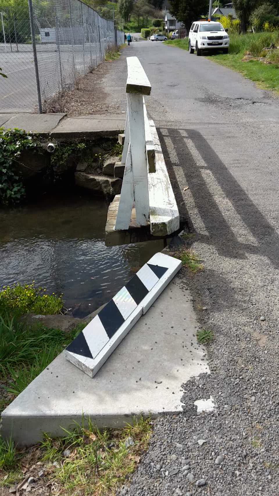 The photograph attached to this roading/streets report