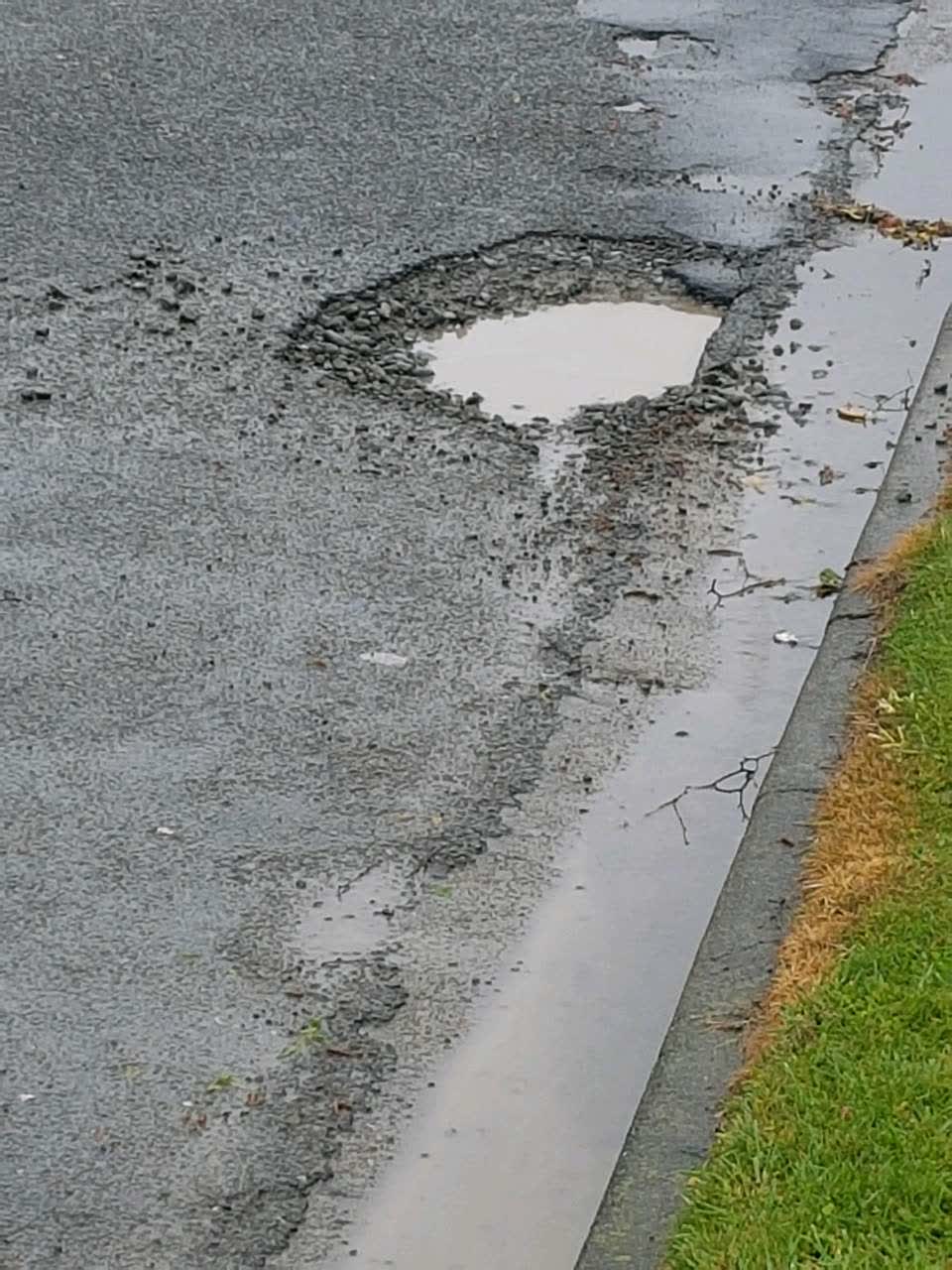 The photograph attached to this roading/streets report
