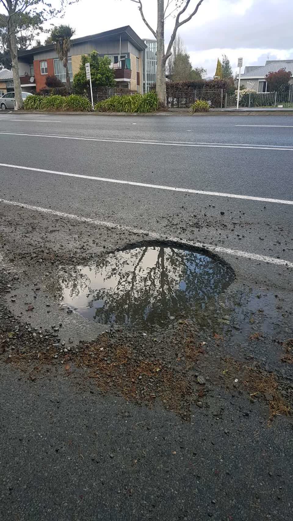The photograph attached to this roading/streets report