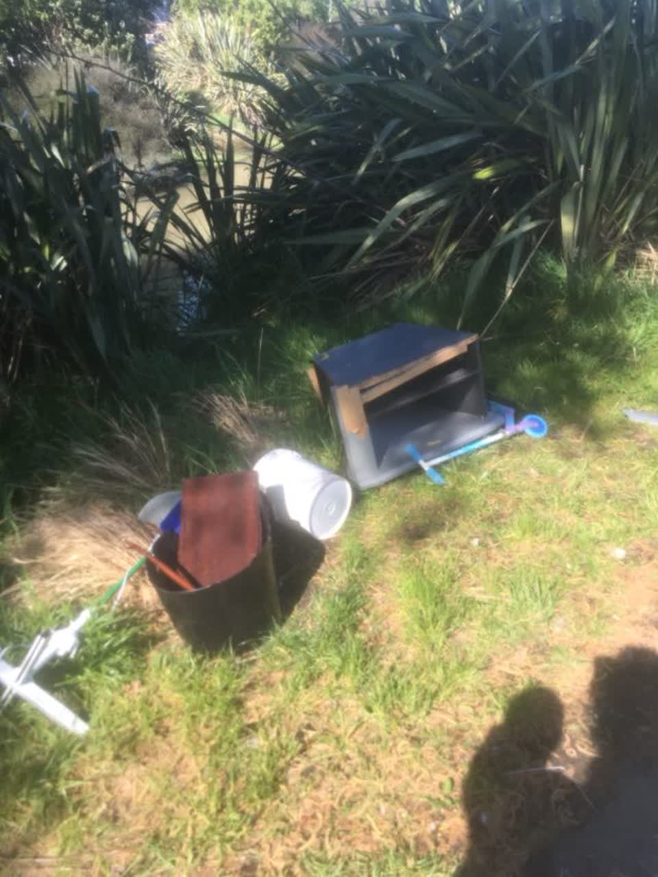 The photograph attached to this rubbish/recycling report