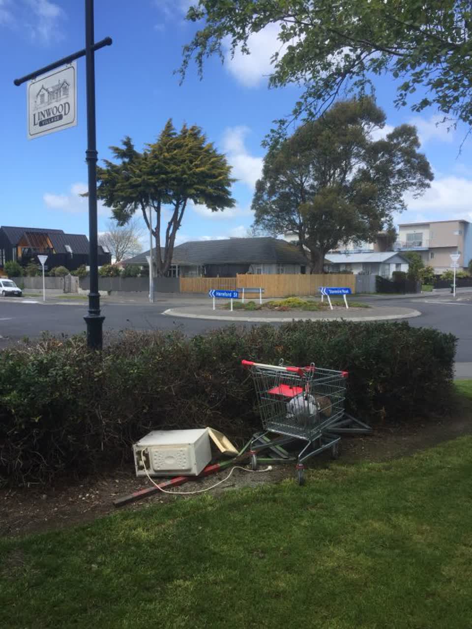 The photograph attached to this rubbish/recycling report