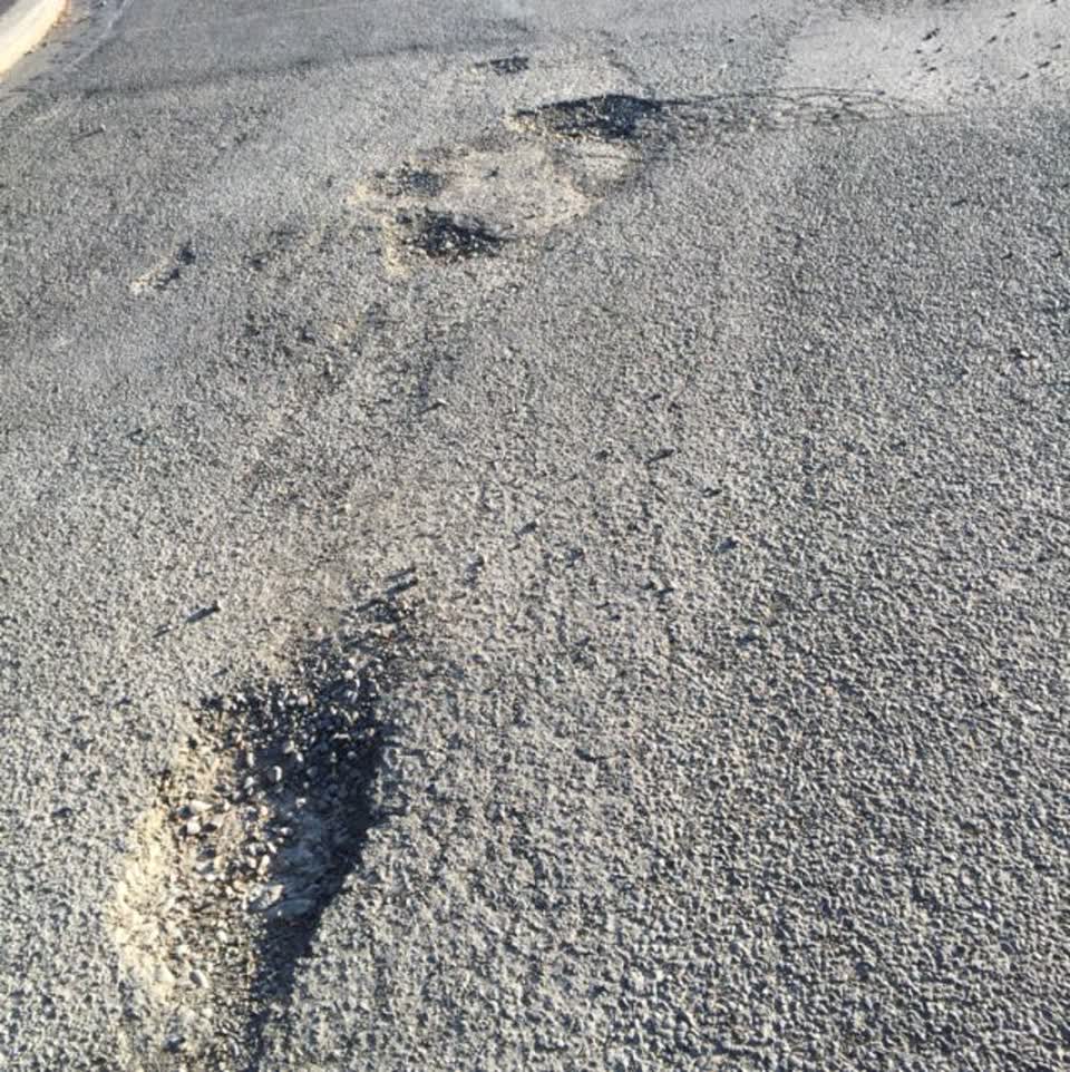 The photograph attached to this roading/streets report