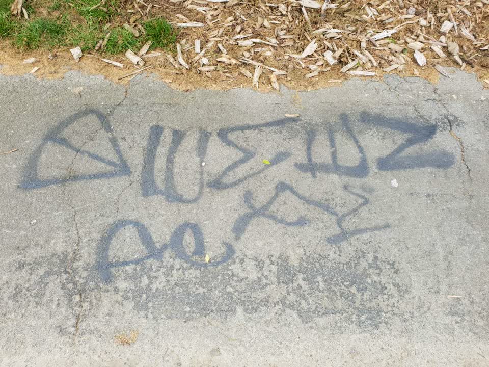 The photograph attached to this graffiti report