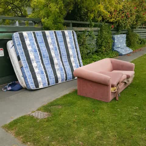 Rubbish/Recycling, a report photo