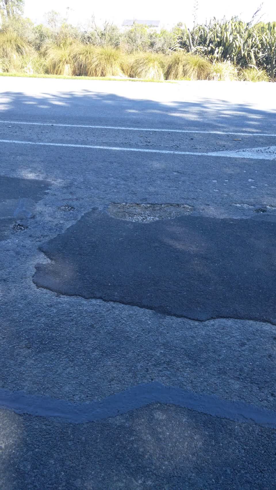 The photograph attached to this roading/streets report