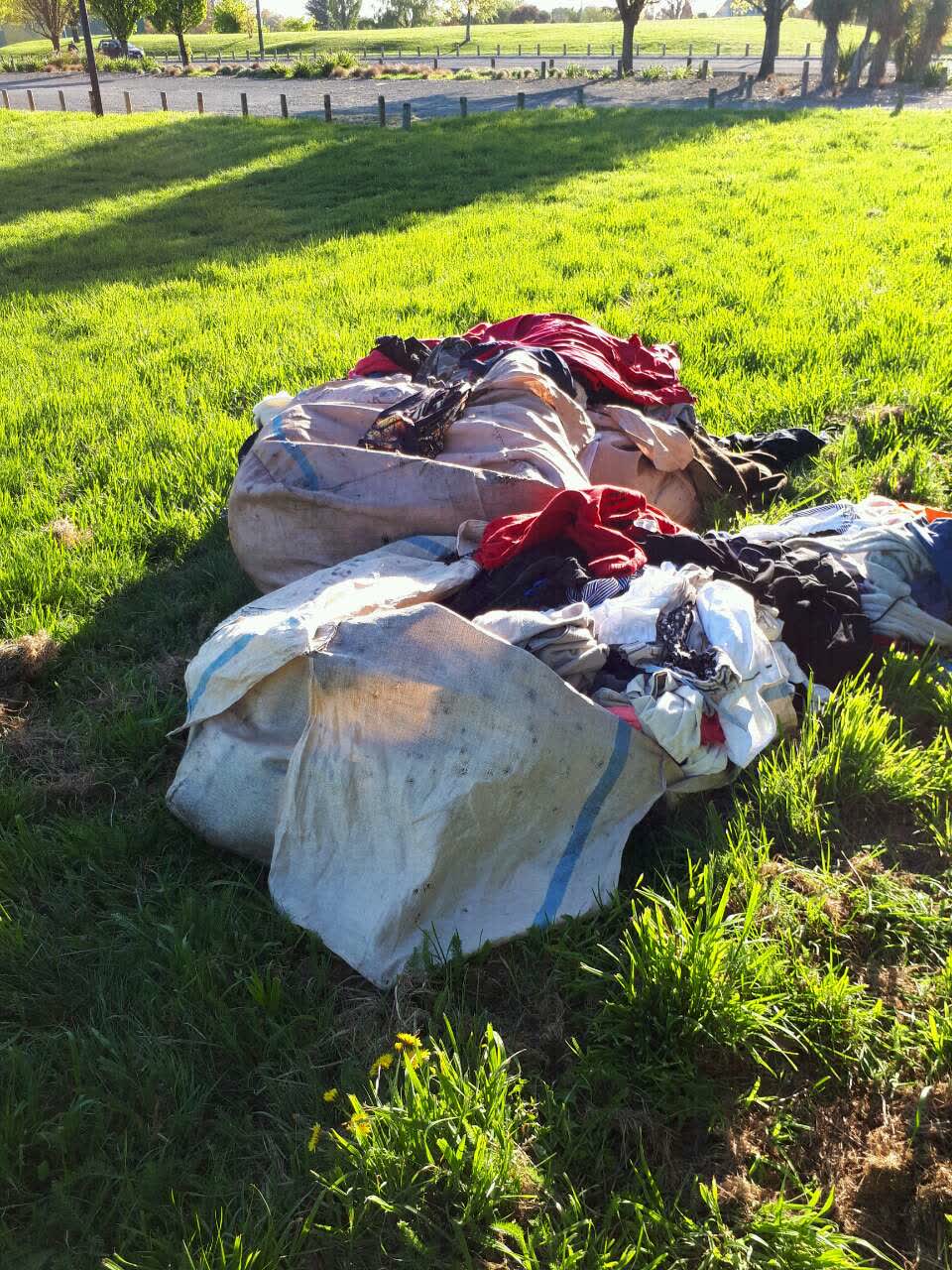 The photograph attached to this rubbish/recycling report