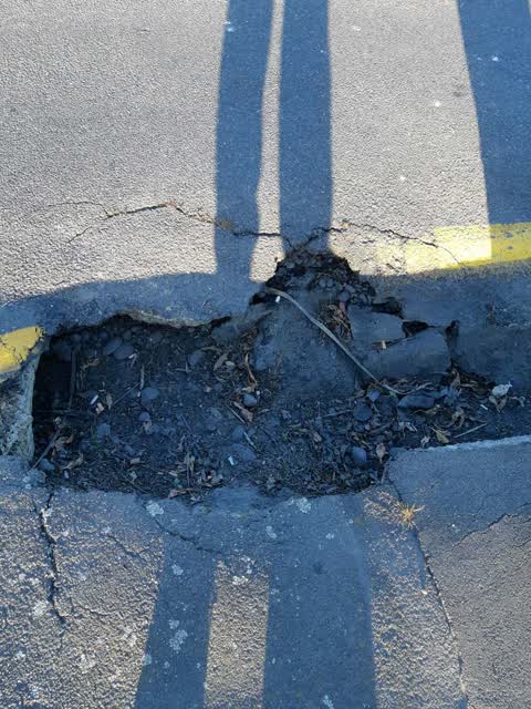 Roading/Streets, a report photo