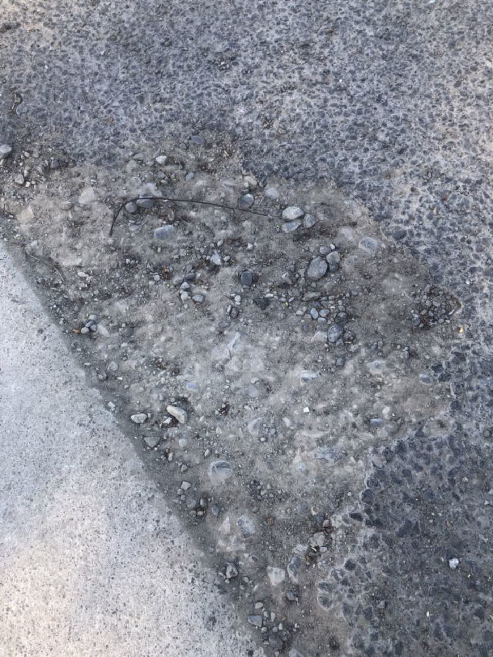 The photograph attached to this roading/streets report