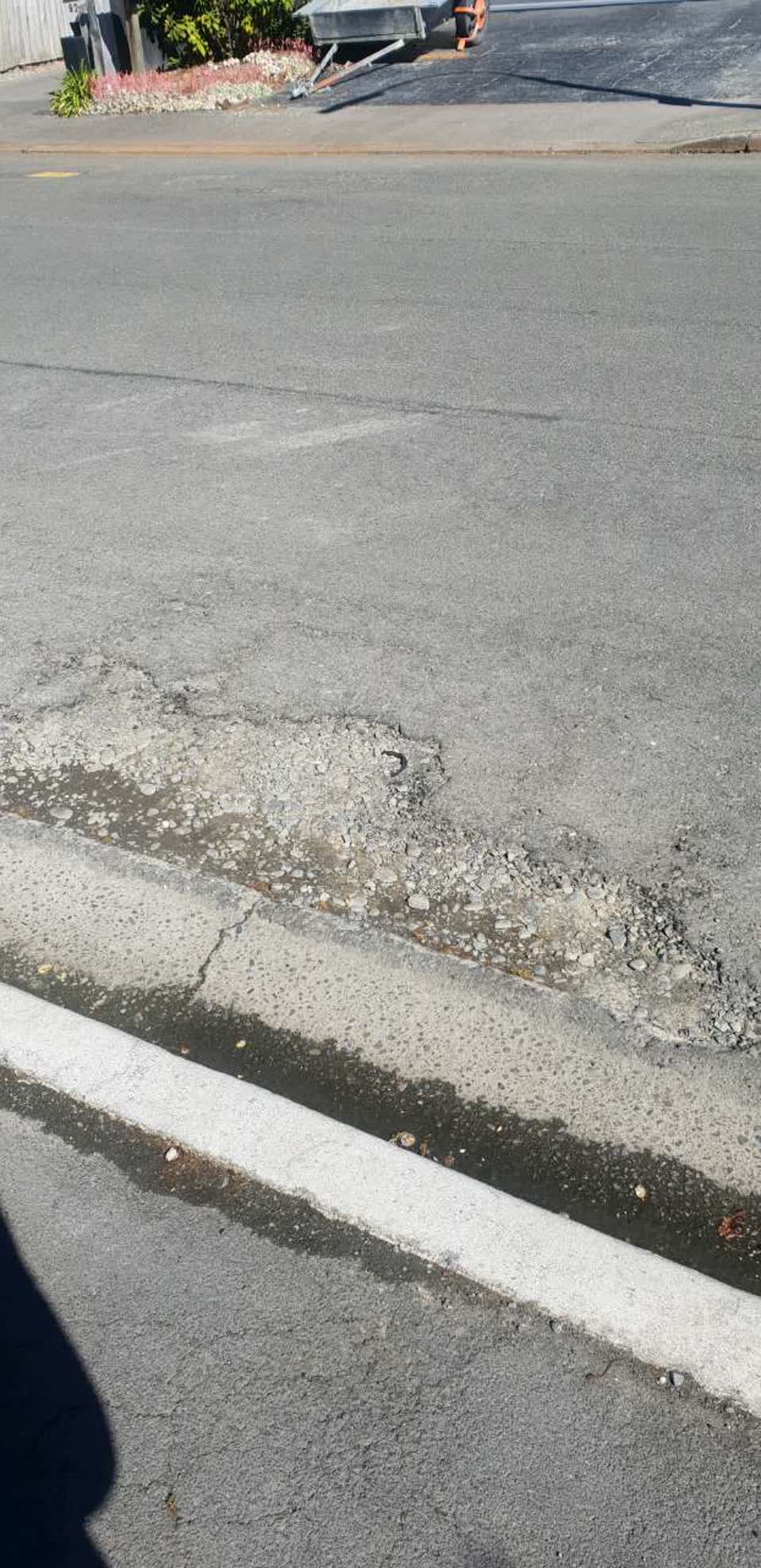 The photograph attached to this roading/streets report