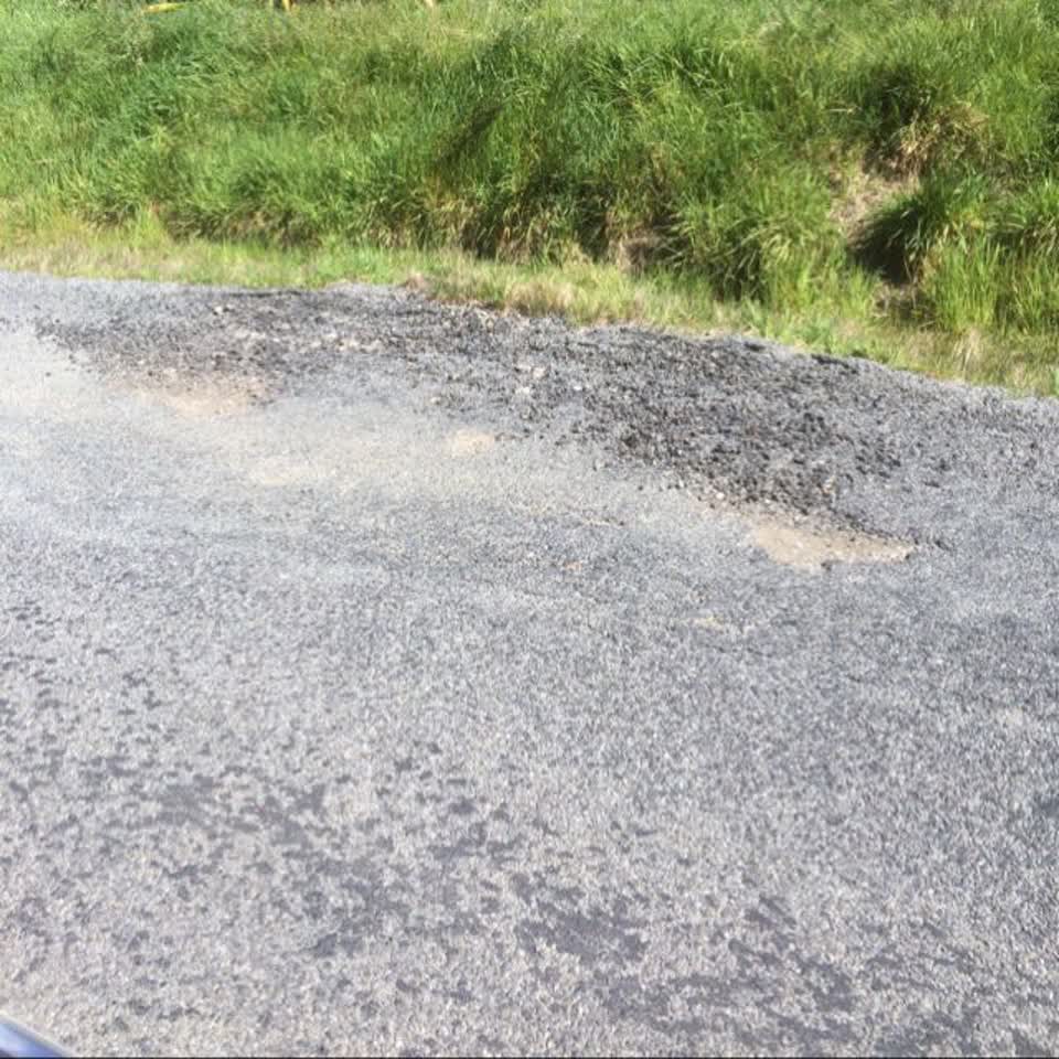 The photograph attached to this roading/streets report