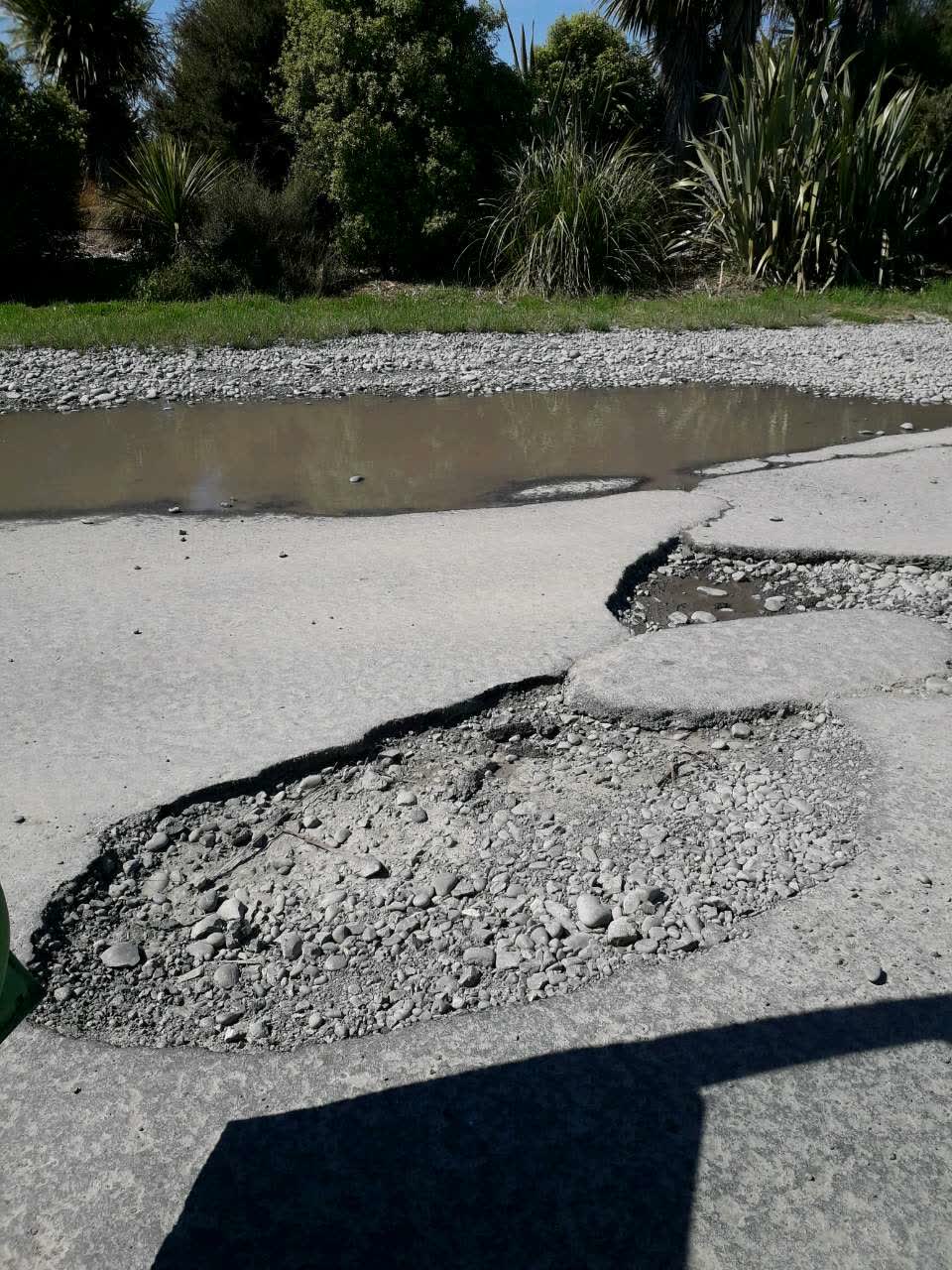 The photograph attached to this roading/streets report